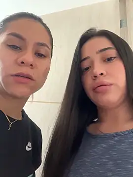 Snapshot of Reggie-Liam chatting on November 13, 2025, 6:01 pm Reggie-Liam online show from November 13, 2025, 6:01 pm