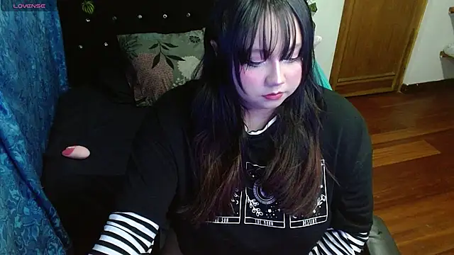 Snapshot of litlle_cat chatting on November 28, 2025, 5:40 am litlle cat online show from November 28, 2025, 5:40 am