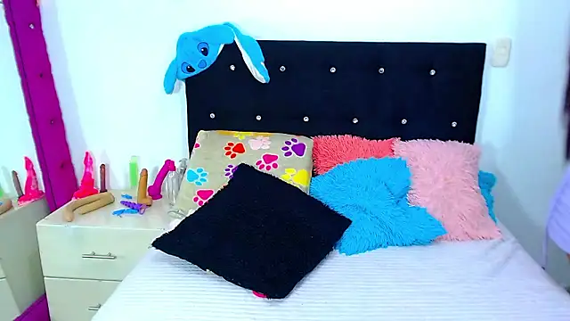 Snapshot of Jenng18 chatting on January 15, 2026, 8:23 pm Jenng18 online show from January 15, 2026, 8:23 pm