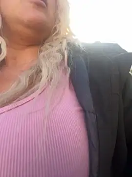 Snapshot of Bustyblondebabe32 chatting on May 31, 2026, 7:14 pm Bustyblondebabe32 online show from May 31, 2026, 7:14 pm