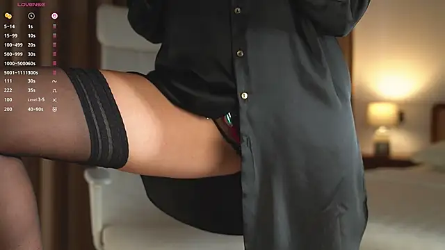 Snapshot of Vivian_cb chatting on September 26, 2025, 8:32 am Vivian cb online show from September 26, 2025, 8:32 am