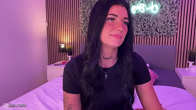 Snapshot of LizaRoxx chatting on September 19, 2025, 9:30 pm LizaRoxx online show from September 19, 2025, 9:30 pm