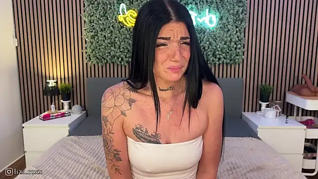 Snapshot of LizaRoxx chatting on October 4, 2025, 10:00 pm LizaRoxx online show from October 4, 2025, 10:00 pm