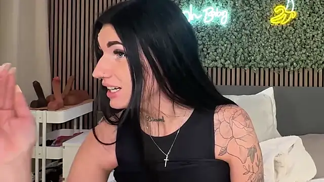 Snapshot of LizaRoxx chatting on November 28, 2025, 8:53 pm LizaRoxx online show from November 28, 2025, 8:53 pm