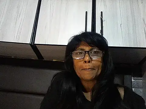 Snapshot of MsAttitude chatting on November 18, 2025, 10:40 am MsAttitude online show from November 18, 2025, 10:40 am