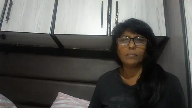 Snapshot of MsAttitude chatting on November 16, 2025, 11:26 am MsAttitude online show from November 16, 2025, 11:26 am