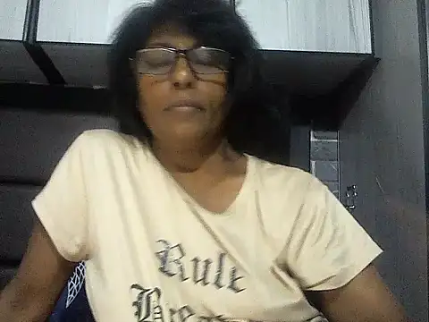 Snapshot of MsAttitude chatting on November 2, 2025, 3:17 pm MsAttitude online show from November 2, 2025, 3:17 pm