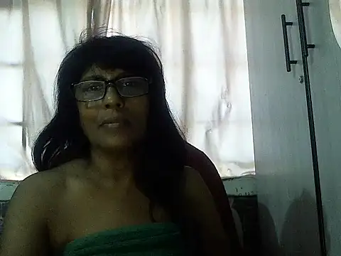 Snapshot of MsAttitude chatting on November 21, 2025, 6:34 am MsAttitude online show from November 21, 2025, 6:34 am
