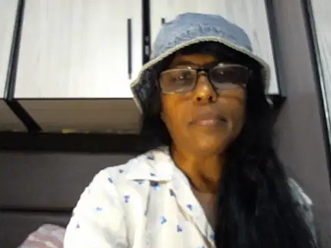 MsAttitude online show from April 11, 2026, 9:35 am