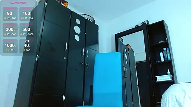 Snapshot of isuckmyselfxxx_420 chatting on October 24, 2025, 2:10 am isuckmyselfxxx 420 online show from October 24, 2025, 2:10 am