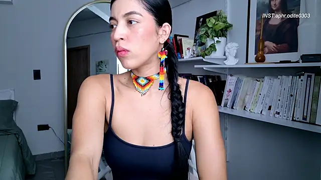 Nikol-JE online show from April 7, 2026, 8:21 pm