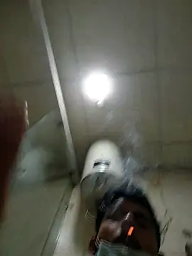 Snapshot of bigdickfuckuu chatting on December 4, 2025, 12:20 am bigdickfuckuu online show from December 4, 2025, 12:20 am