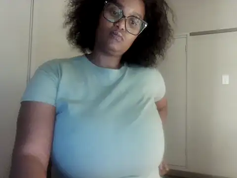 Snapshot of Charlie-Crawford chatting on October 13, 2025, 4:30 pm Charlie-Crawford online show from October 13, 2025, 4:30 pm