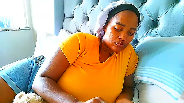 Snapshot of Charlie-Crawford chatting on March 23, 2025, 6:37 am Charlie-Crawford online show from March 23, 2025, 6:37 am
