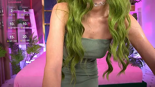 Snapshot of LittleeCutee chatting on October 31, 2025, 8:33 am LittleeCutee online show from October 31, 2025, 8:33 am