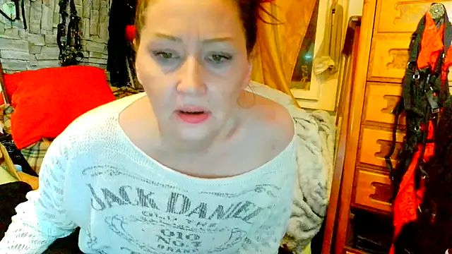 dominatrixredsonyja online show from March 30, 2026, 10:00 pm