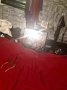 Snapshot of dominatrixredsonyja chatting on December 3, 2024, 5:17 pm dominatrixredsonyja online show from December 3, 2024, 5:17 pm