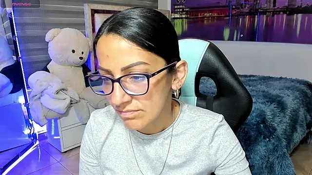 Snapshot of alma_blue chatting on February 5, 2026, 10:38 pm alma blue online show from February 5, 2026, 10:38 pm