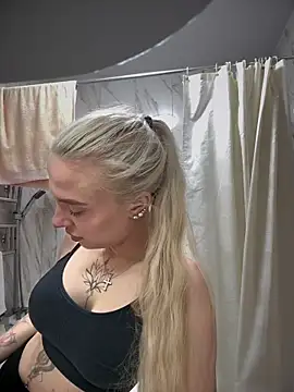 Snapshot of pinkstar_ chatting on November 6, 2025, 5:11 am pinkstar online show from November 6, 2025, 5:11 am