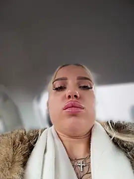 Snapshot of pinkstar_ chatting on December 4, 2025, 5:28 am pinkstar online show from December 4, 2025, 5:28 am