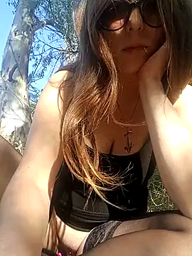 Snapshot of dolcehelena993 chatting on October 24, 2025, 8:35 am dolcehelena993 online show from October 24, 2025, 8:35 am