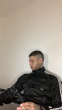  jamesleandros1 online show from June 11, 2026, 4:31 am