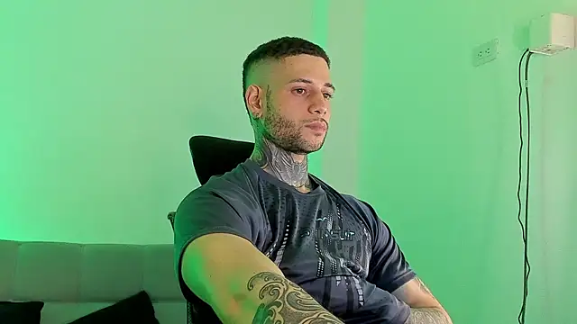  jamesleandros1 online show from July 31, 2026, 1:49 am