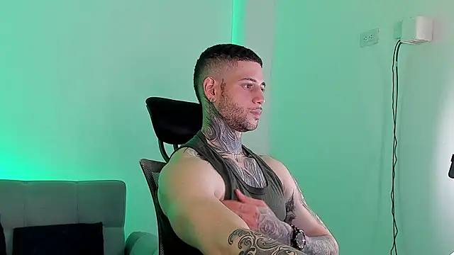  jamesleandros1 online show from July 18, 2026, 6:49 pm