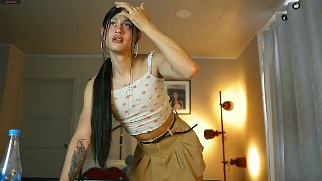 Snapshot of julesbennet chatting on February 25, 2025, 1:43 pm julesbennet online show from February 25, 2025, 1:43 pm