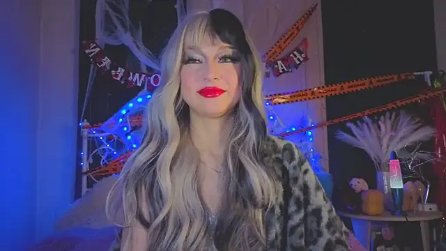 Snapshot of Funny_Bunny chatting on October 31, 2025, 11:00 pm Funny Bunny online show from October 31, 2025, 11:00 pm