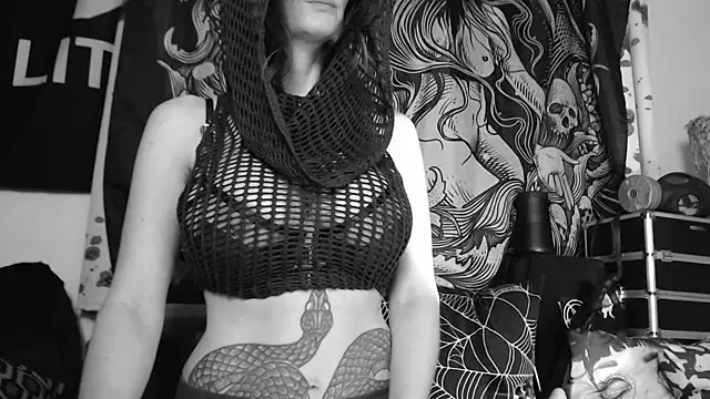 Silentmary online show from April 10, 2026, 2:07 am