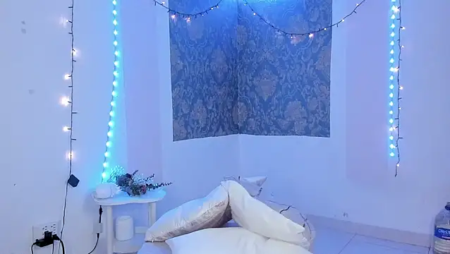 Eva Lee  online show from April 19, 2026, 10:05 am