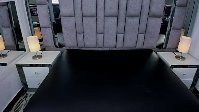 EMMAHILL1 online show from April 17, 2026, 11:13 am