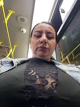 Abril Luv online show from November 22, 2025, 12:21 am