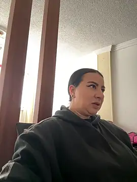 Abril Luv online show from November 10, 2025, 12:54 pm