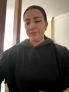 Abril Luv online show from November 27, 2025, 12:49 pm