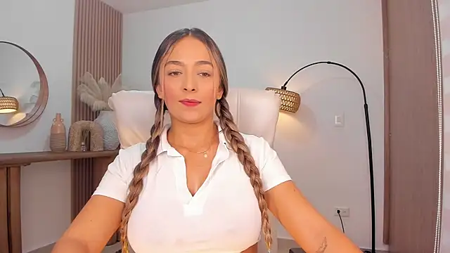 wandathompson  online show from March 31, 2026, 10:06 am