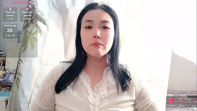 Snapshot of Vivianangn-e chatting on April 21, 2026, 6:53 am Vivianangn-e online show from April 21, 2026, 6:53 am