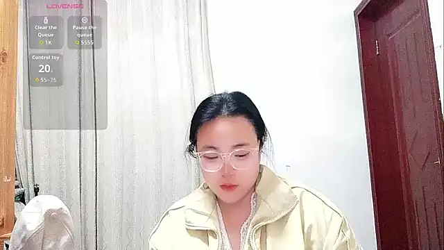 Snapshot of Vivianangn-e chatting on April 9, 2026, 2:45 pm Vivianangn-e online show from April 9, 2026, 2:45 pm