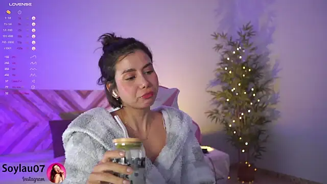 imjess01 online show from December 5, 2024, 1:20 am