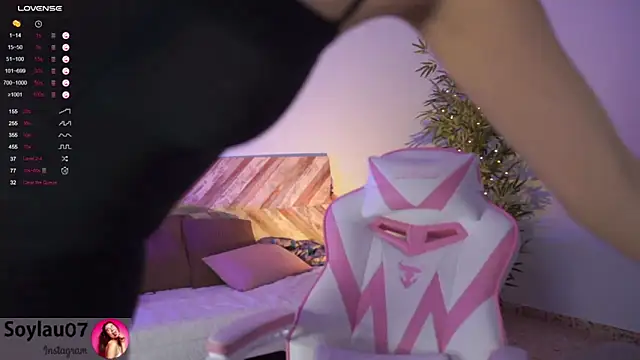 imjess01 online show from December 10, 2024, 11:08 pm