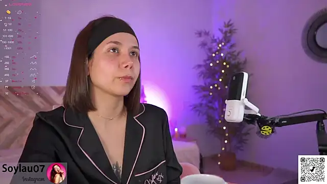 imjess01 online show from April 10, 2026, 3:52 pm