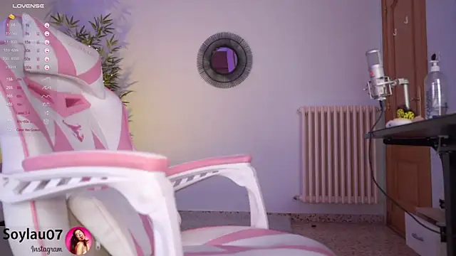 imjess01 online show from February 19, 2025, 2:33 am