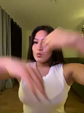 Snapshot of LuceroRm chatting on January 9, 2026, 4:19 am LuceroRm online show from January 9, 2026, 4:19 am