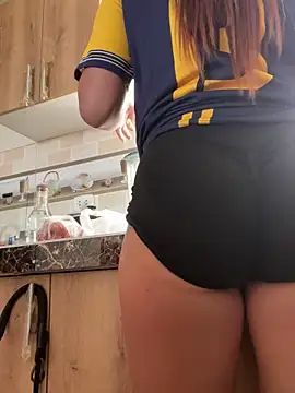 Snapshot of LuceroRm chatting on February 19, 2026, 7:00 pm LuceroRm online show from February 19, 2026, 7:00 pm