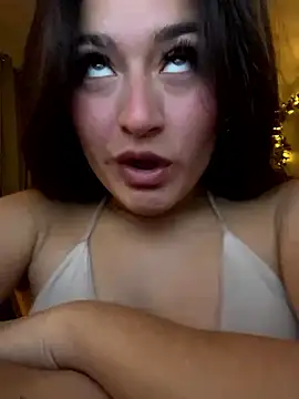 Snapshot of LuceroRm chatting on January 8, 2026, 4:40 am LuceroRm online show from January 8, 2026, 4:40 am