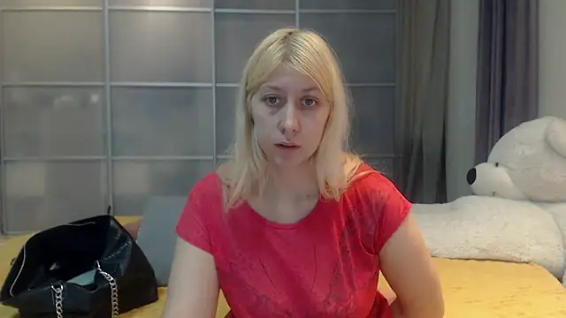 KyliePag online show from April 2, 2026, 7:37 am