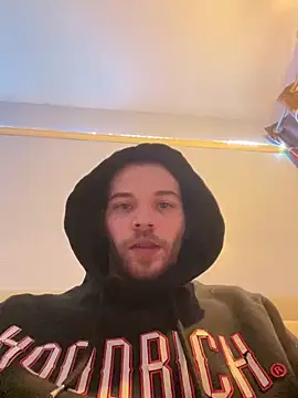 Snapshot of Z1uk chatting on December 10, 2024, 7:22 pm Z1uk online show from December 10, 2024, 7:22 pm