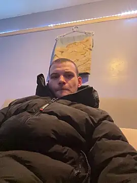 Snapshot of Z1uk chatting on January 24, 2025, 8:00 pm Z1uk online show from January 24, 2025, 8:00 pm