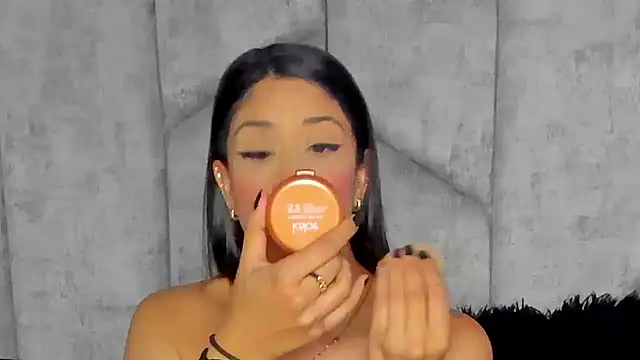 Snapshot of EmmaWillde chatting on January 31, 2025, 4:17 pm EmmaWillde online show from January 31, 2025, 4:17 pm